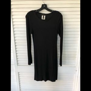 Women’s BCBGMAXAZRIA ribbed knit black dress SZ MD